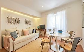 Belem Light Filled Apartment, By Timecooler